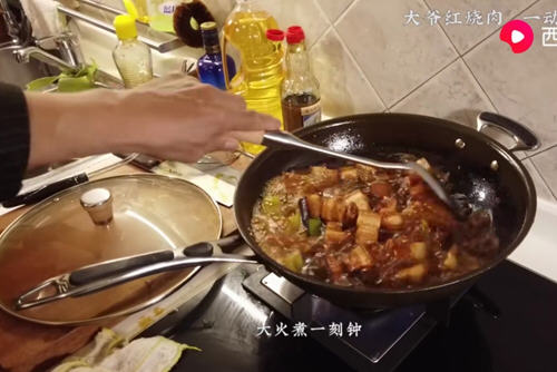 老饭骨红烧肉，口感肥而不腻非常容易入口