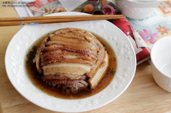 梅干菜五花肉的美食家常做法[高清图](梅干菜五花肉的家常做法视频)