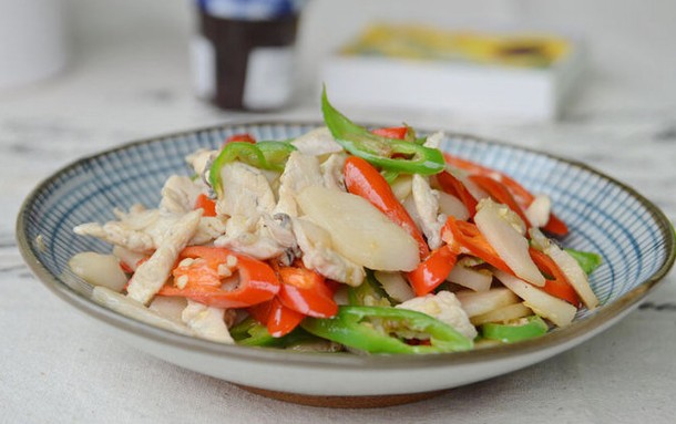 年夜饭小清新菜——荸荠鸡片