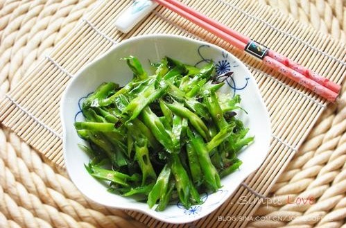 茼蒿炒鸡肉可以吗