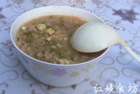 薏米莲子绿豆粥(绿豆薏仁莲子粥)